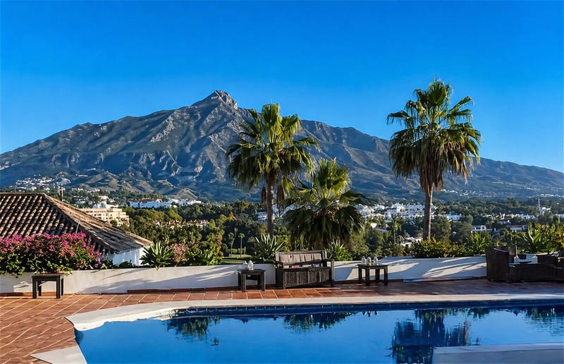 Detached Villa in Nueva Andalucía