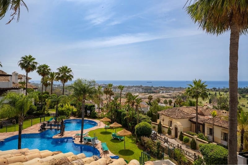 Townhouse in El Paraiso