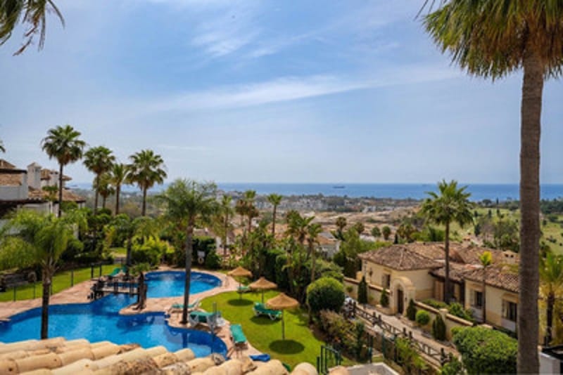 Townhouse in El Paraiso