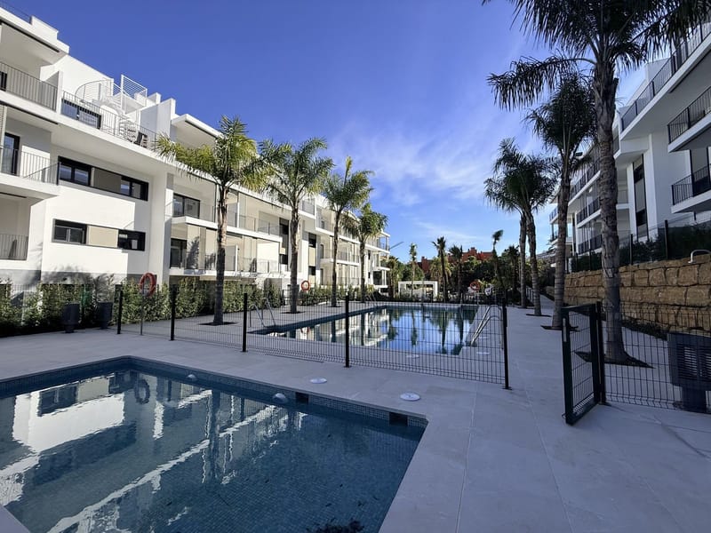 Middle Floor Apartment in Estepona