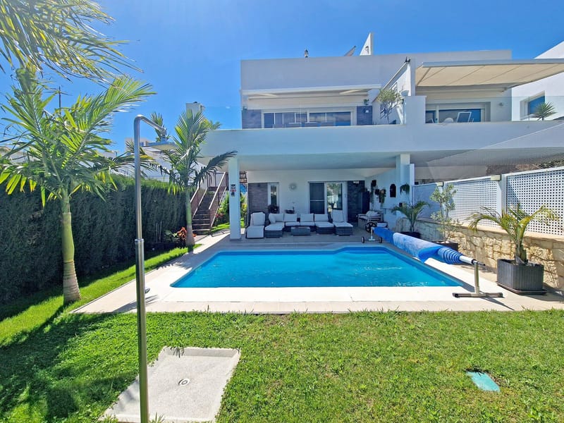 Semi-Detached House in Riviera del Sol