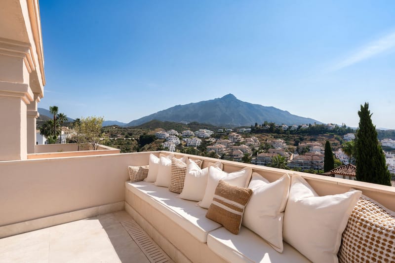 Middle Floor Apartment in Nueva Andalucía