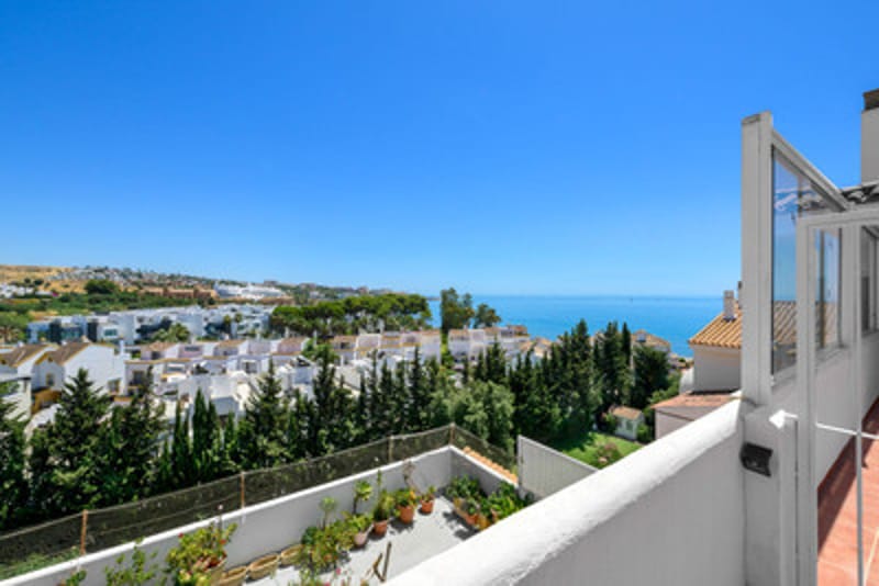 Middle Floor Apartment in Estepona