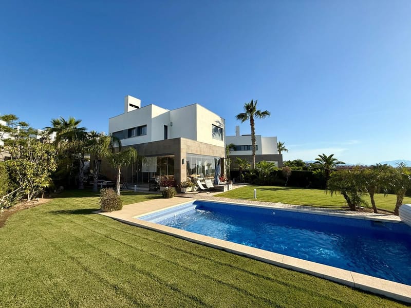 Detached Villa in Manilva