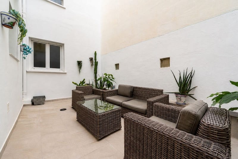 Middle Floor Apartment in Málaga Centro