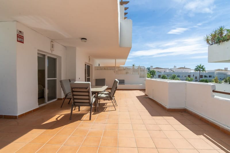 Middle Floor Apartment in Estepona