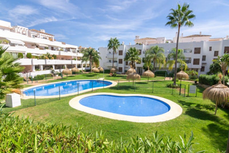 Middle Floor Apartment in Estepona