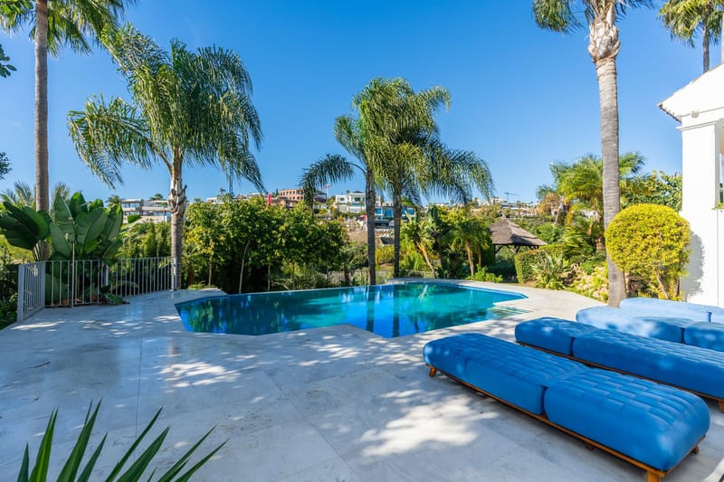 Detached Villa in El Paraiso