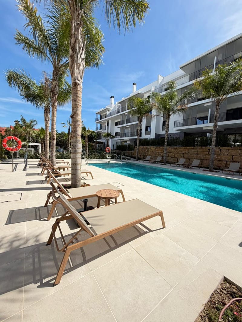 Middle Floor Apartment in Estepona