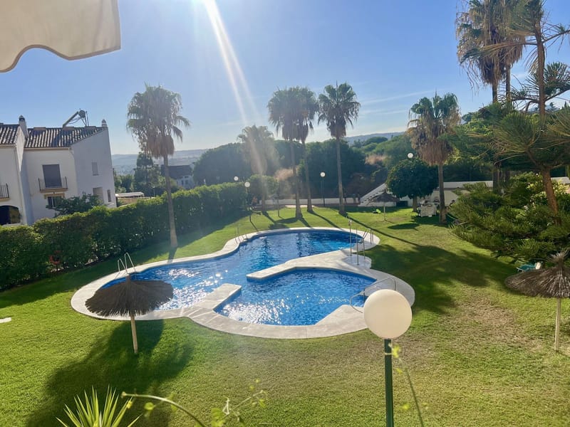 Middle Floor Apartment in Estepona