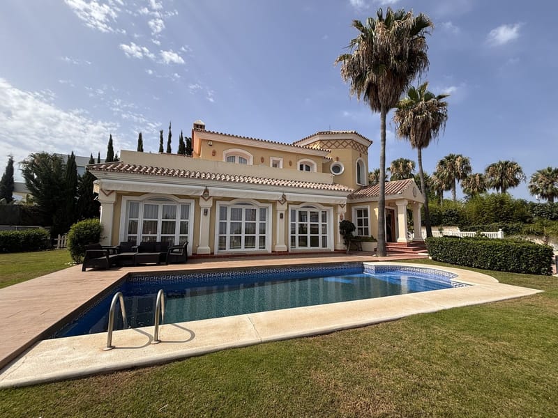 Detached Villa in Selwo