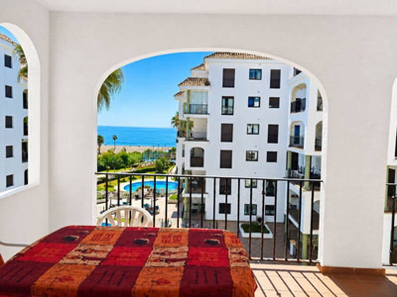 Middle Floor Apartment in La Duquesa