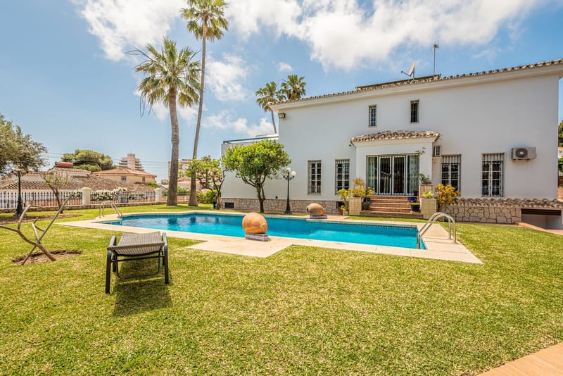 Detached Villa in Benalmadena Costa