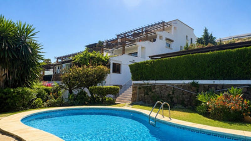 Middle Floor Apartment in Estepona