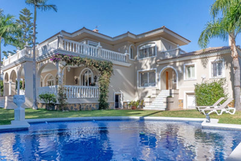 Detached Villa in New Golden Mile
