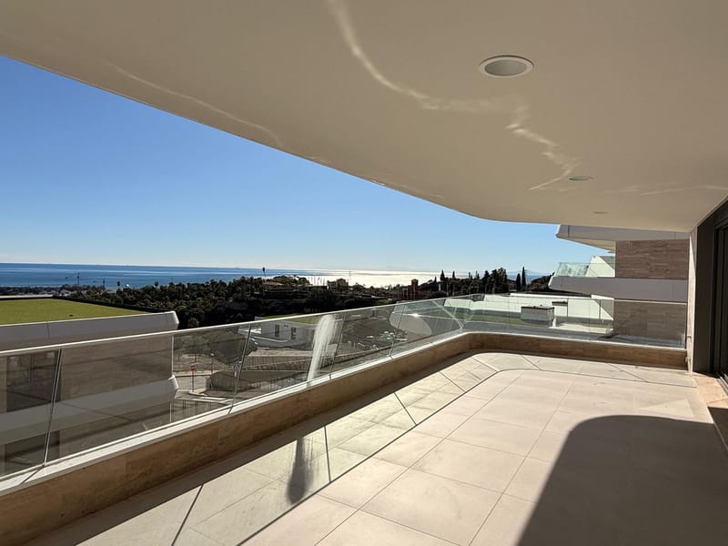 Middle Floor Apartment in New Golden Mile