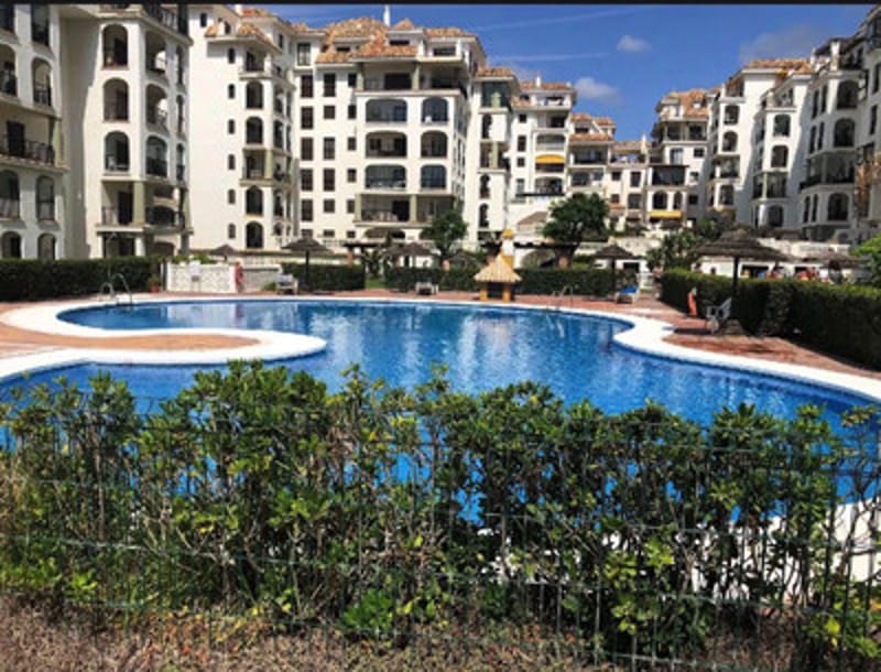 Middle Floor Apartment in La Duquesa