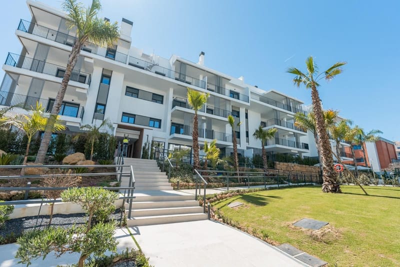 Middle Floor Apartment in Estepona