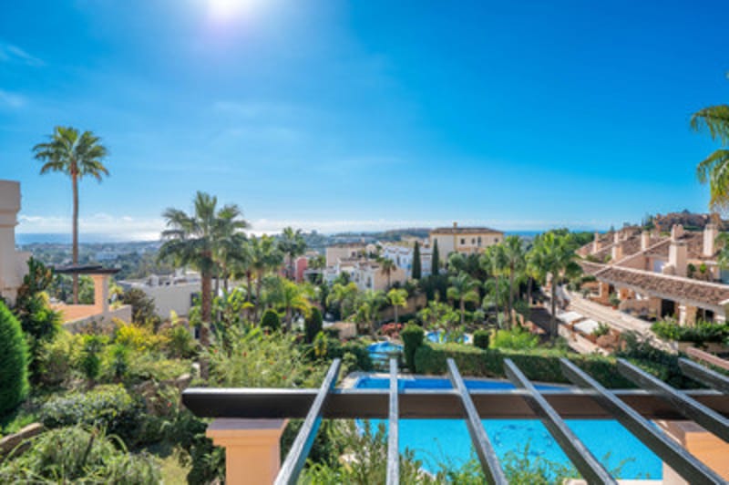 Middle Floor Apartment in Nueva Andalucía