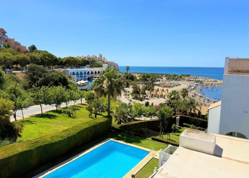 Middle Floor Apartment in Estepona