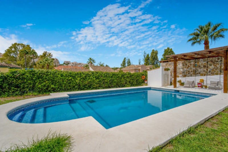 Detached Villa in Nueva Andalucía
