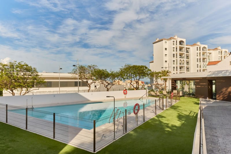 Middle Floor Apartment in Estepona
