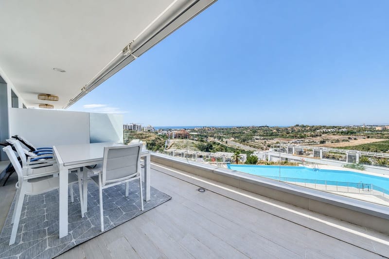 Middle Floor Apartment in Estepona