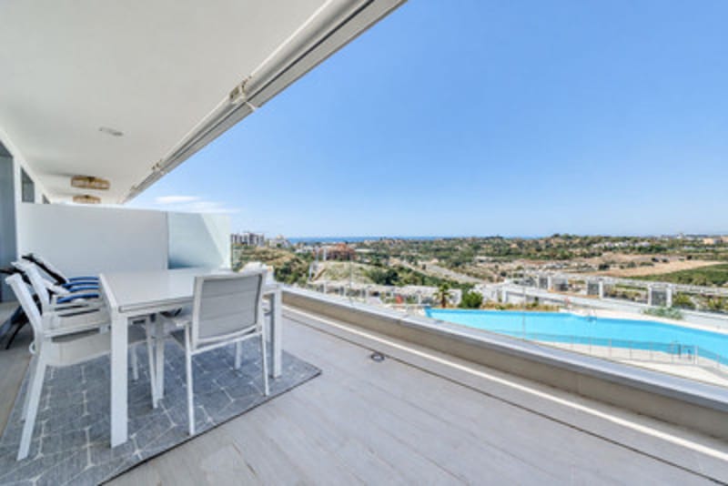 Middle Floor Apartment in Estepona