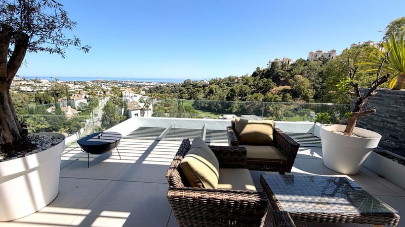 Middle Floor Apartment in La Quinta