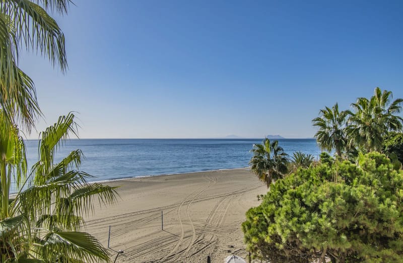Middle Floor Apartment in Estepona