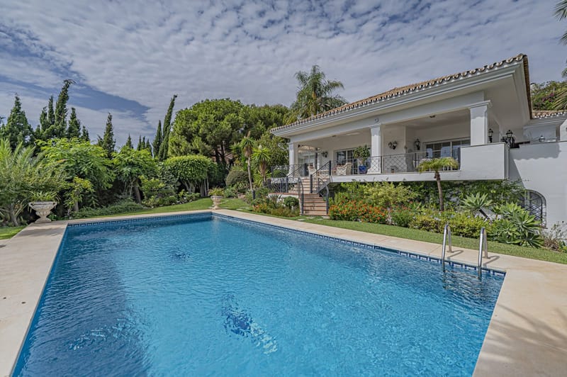 Detached Villa in El Paraiso