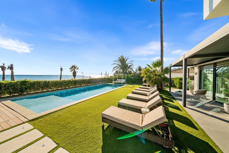 Detached Villa in New Golden Mile