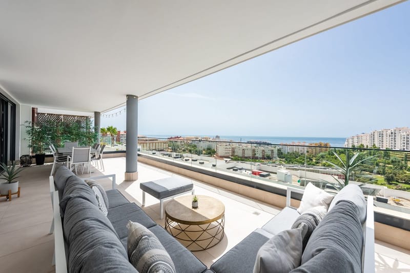 Middle Floor Apartment in Estepona