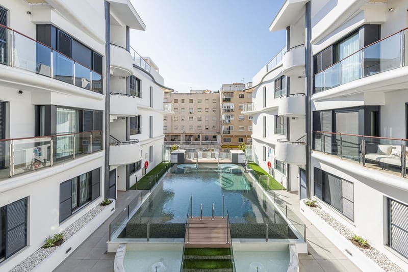 Middle Floor Apartment in Estepona