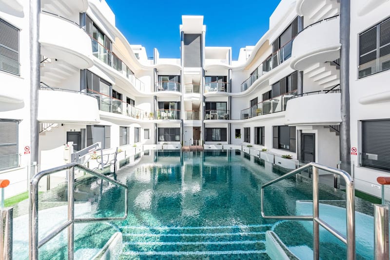 Middle Floor Apartment in Estepona