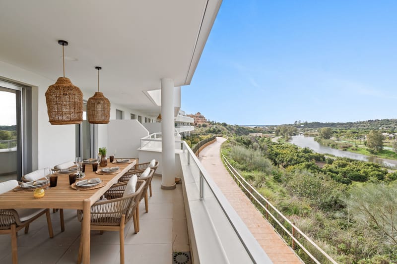 Middle Floor Apartment in Estepona