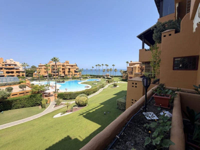 Middle Floor Apartment in Estepona