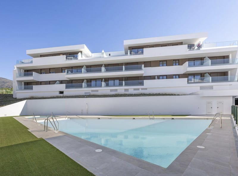 Middle Floor Apartment in Estepona