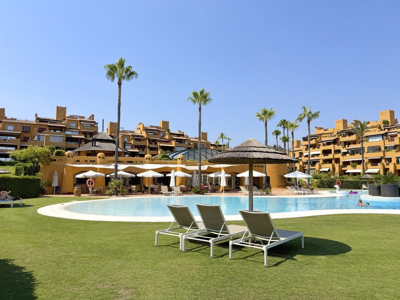 Middle Floor Apartment in Estepona