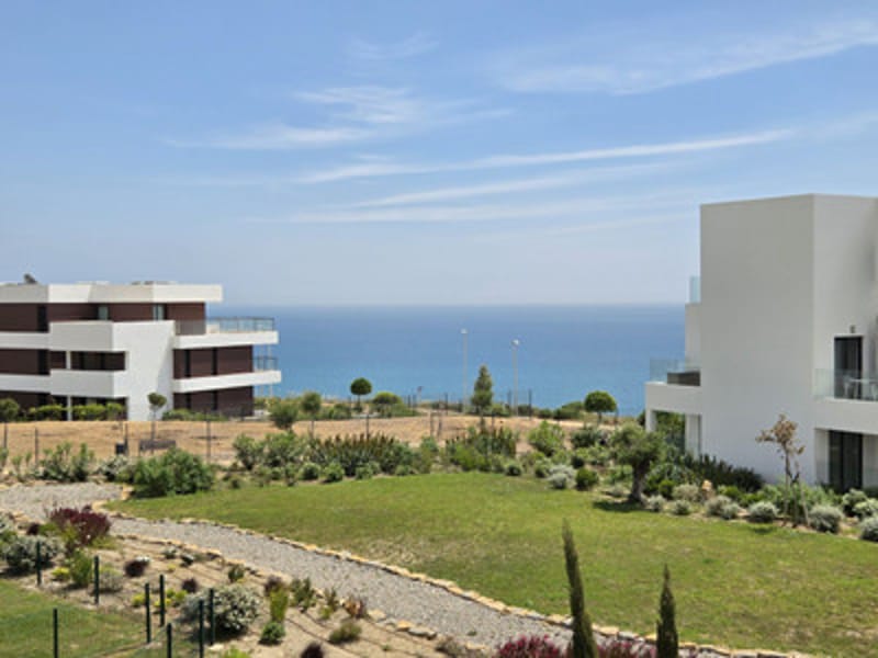 Middle Floor Apartment in Estepona