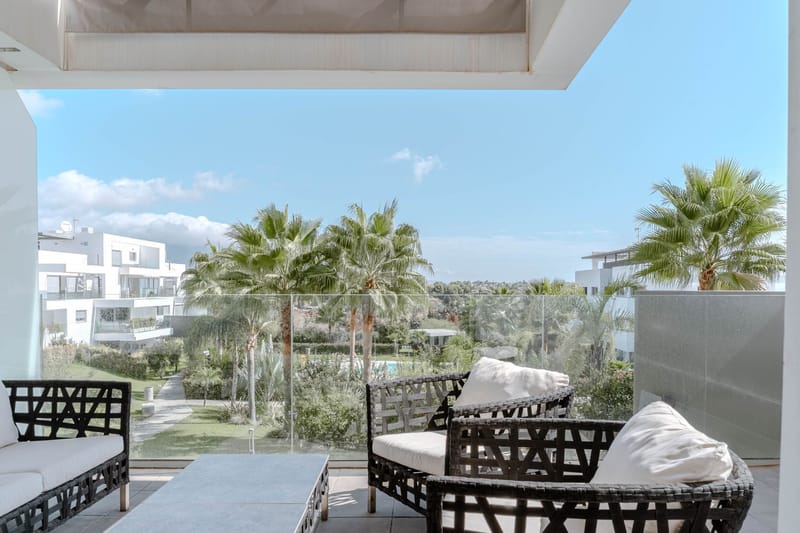 Modern Apartment with Stunning Views