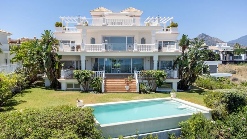 Luxury Villa with Panoramic Views