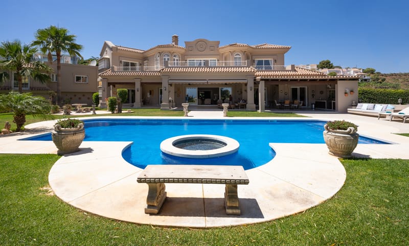 Luxury Villa with Panoramic Views
