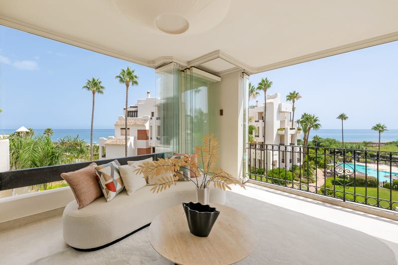Beachfront Apartment with Sea Views