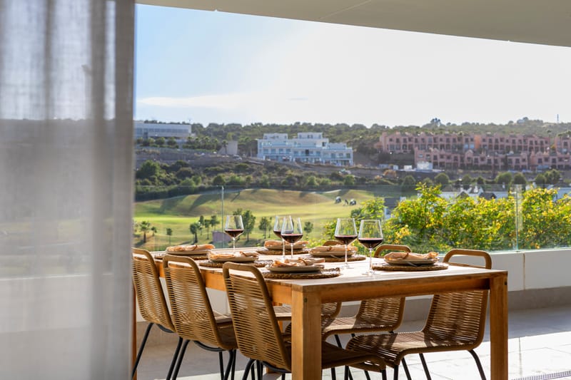 Modern Apartment with Golf Views