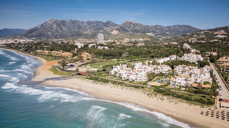 Beachfront Luxury Apartment