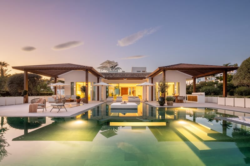 Frontline Golf Villa