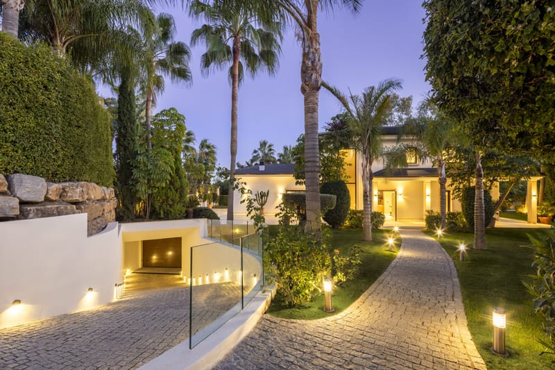 Villa Surrounded by Golf Courses