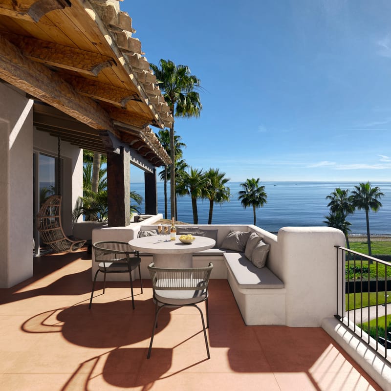 Beachfront Penthouse with Solarium