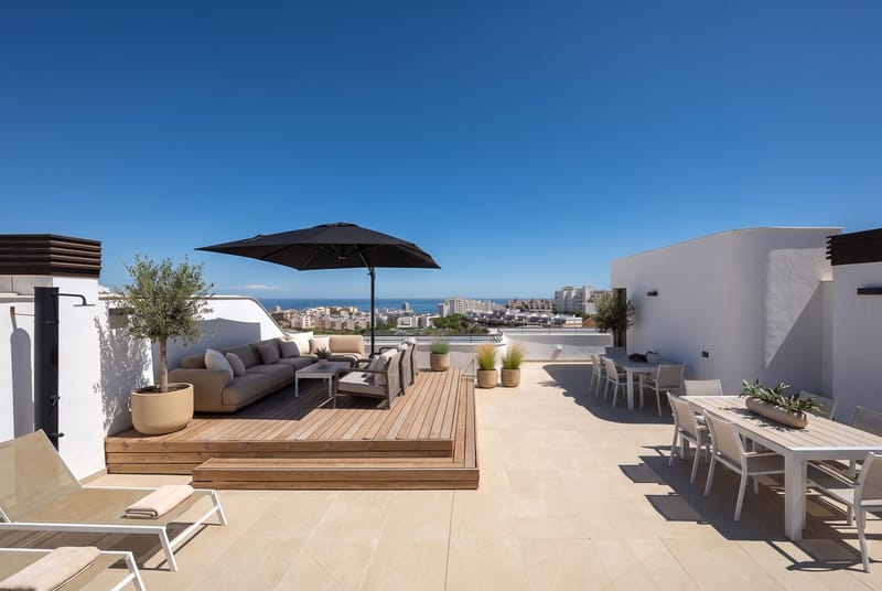Stunning 3-Bedroom Duplex Penthouse with Sea Views and 117 m² of Terraces in Estepona